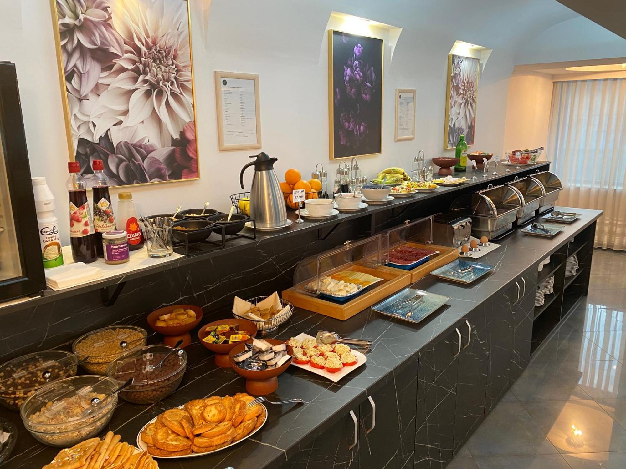 Excelsior Hotel 4*